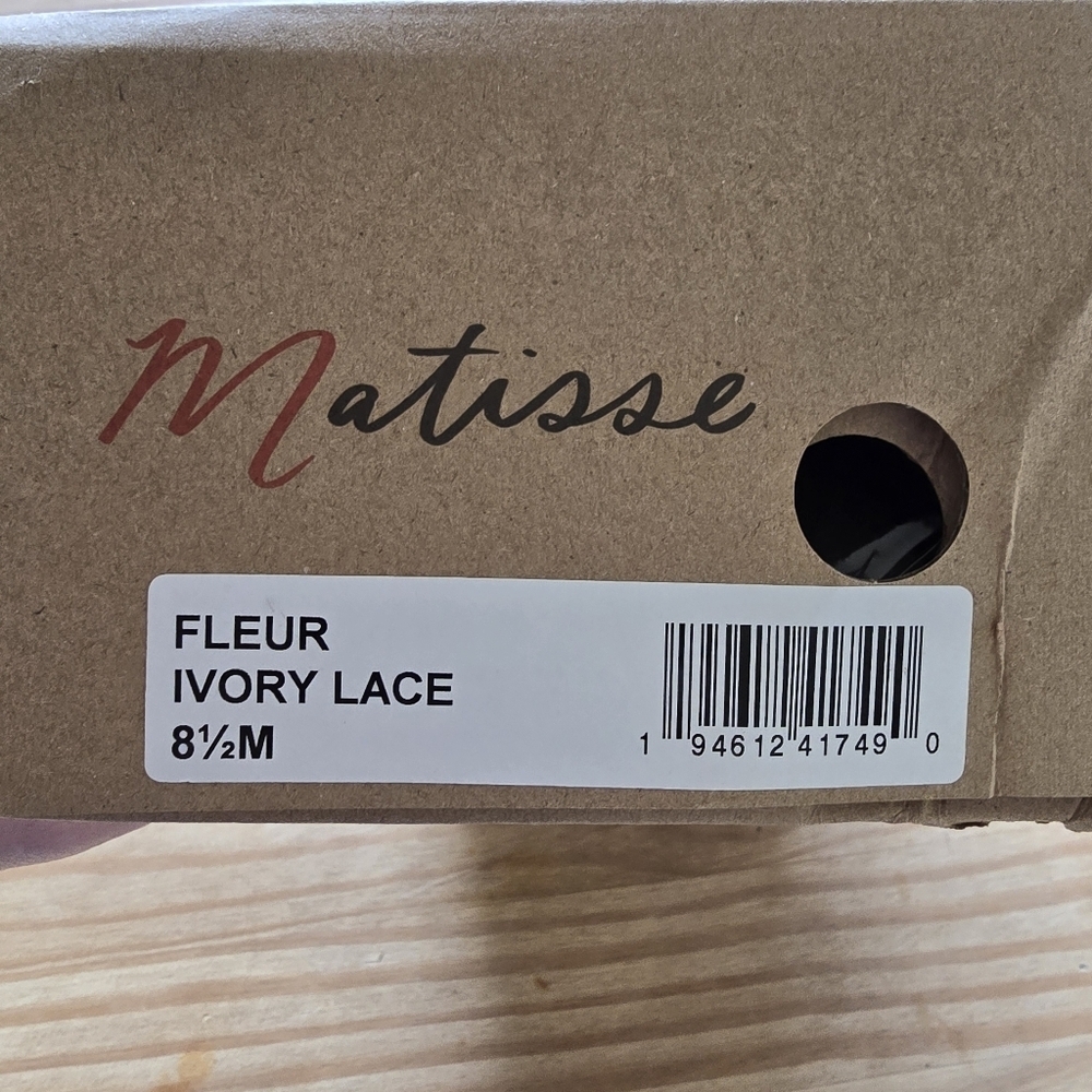 Anthropologie Matisse Fleur Ivory Lace Pointed-Toe Ballet Flats - Picture 5 of 6